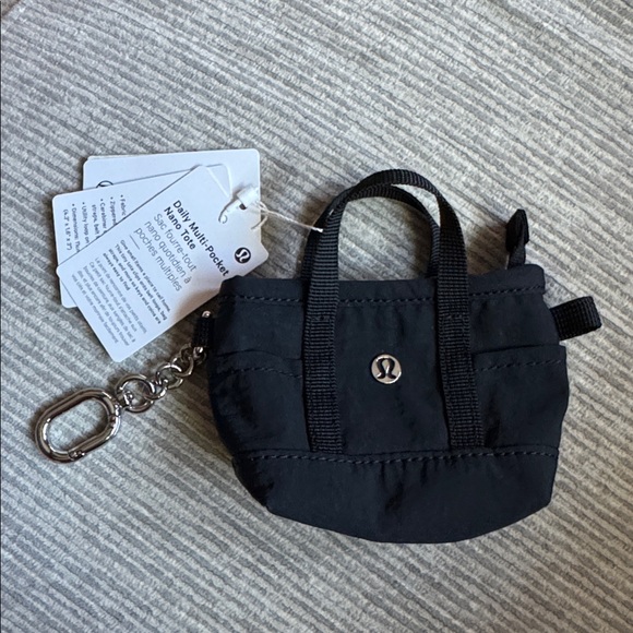 Lululemon Daily Multi-Pocket Nano Tote Bag NWT - Picture 4 of 4